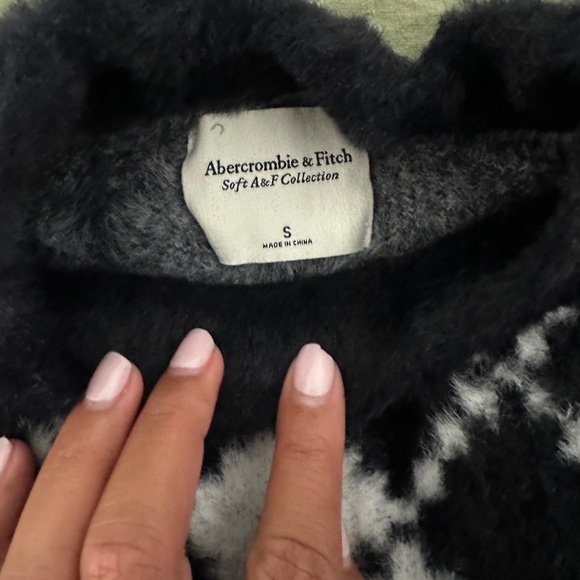 Abercrombie sweater S - Picture 2 of 3